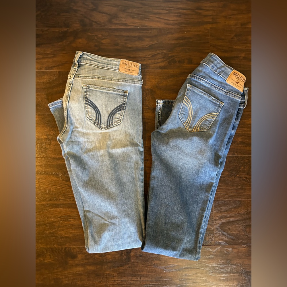 2 pairs of Hollister jeans!